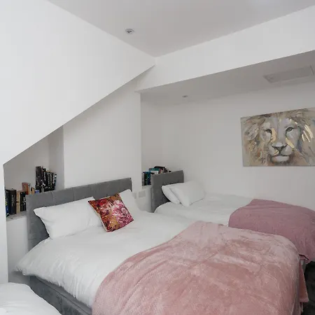 Apartment House Leeds (West Yorkshire)