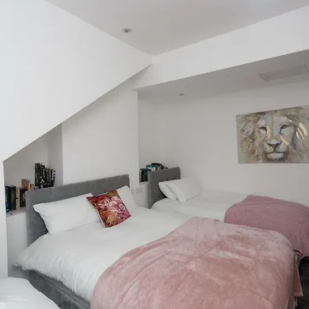 House Apartment Leeds (West Yorkshire)